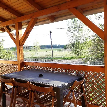 Guest house Oerveny Vendeghaz 3*