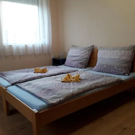 Oerveny Vendeghaz Guest house Tiszafured