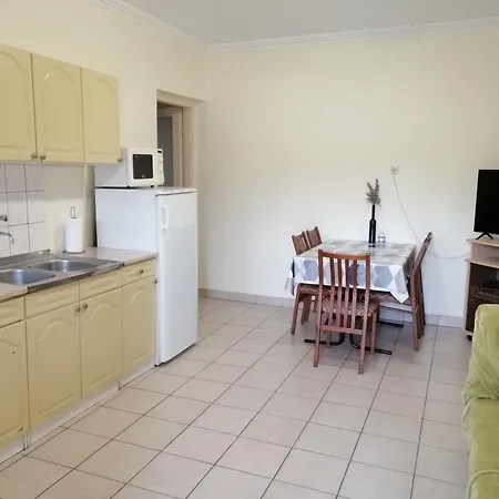Oerveny Vendeghaz Guest house