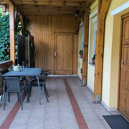 Pensiune Oerveny Vendeghaz Tiszafüred