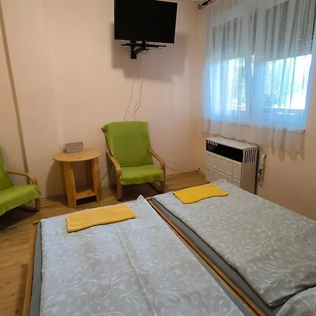 Oerveny Vendeghaz 3*