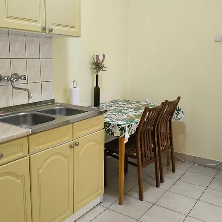 Oerveny Vendeghaz Konukevi 3*