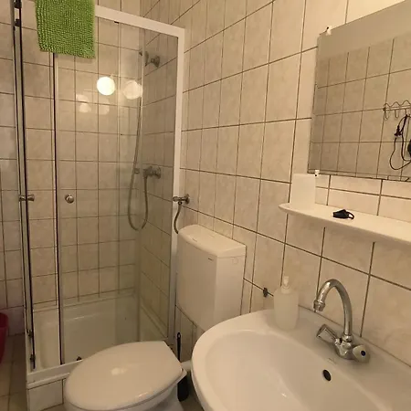 Oerveny Vendeghaz Konukevi Tiszafüred