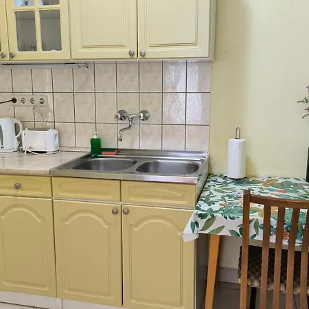 Konukevi Oerveny Vendeghaz Tiszafüred