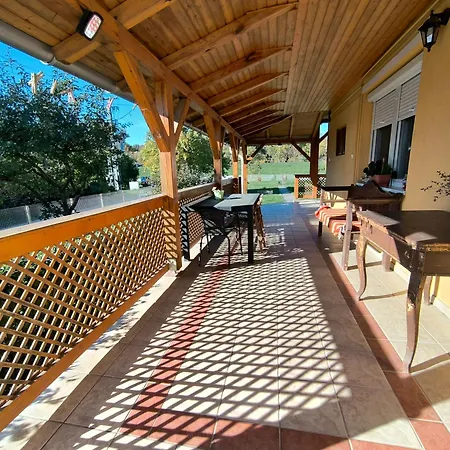 Konukevi Oerveny Vendeghaz Tiszafüred