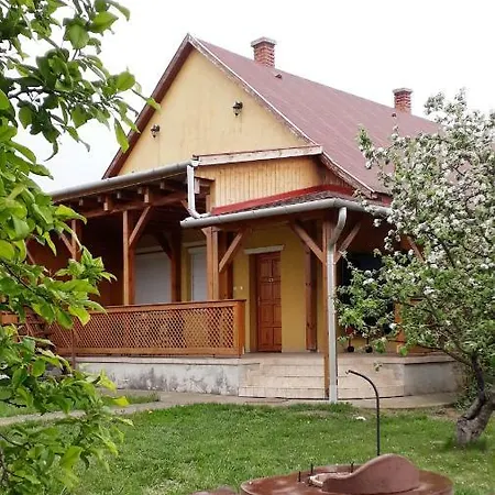 Konukevi Oerveny Vendeghaz